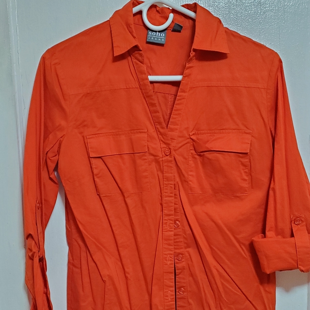 Women's fitted red button down shirt. Small